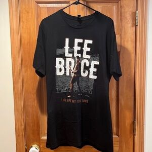 The concert tee Lee Brice concert tee shirt size 2XL.